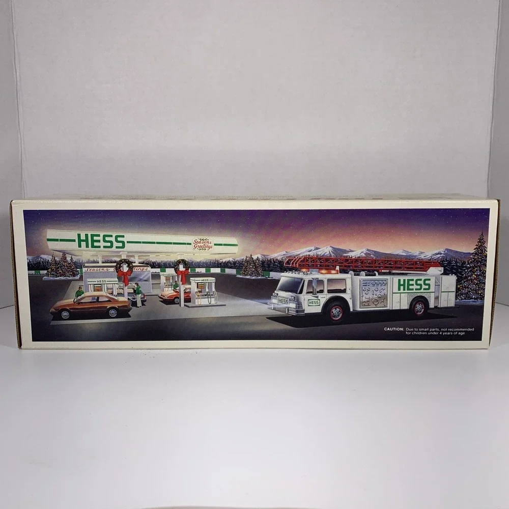 RARE‎ VINTAGE 1989 HESS Toy Fire Truck Bank 18-Wheel Red Ladder NEW in Orig Box